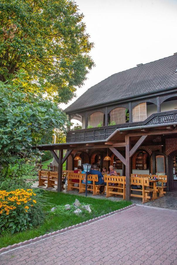 Gesztenyes Zalakaros Bagian luar foto